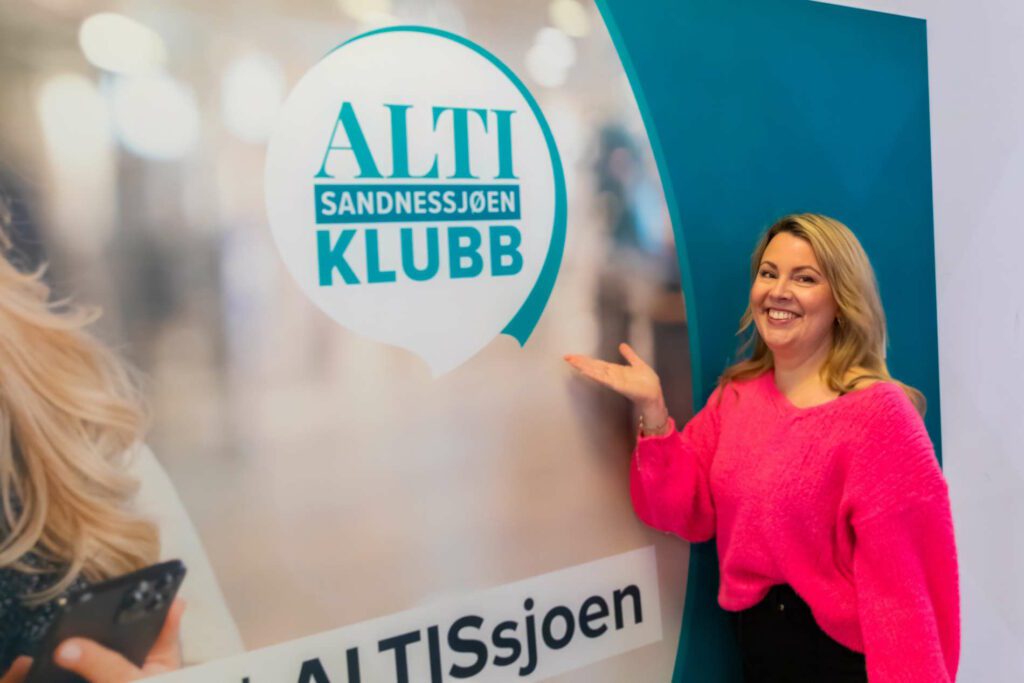 Markedskoordinator for Alti Sandnessjøen og butikksjef for Zavana Lena Kristine Meyer Reitan anbefaler alle å bli med i Alti Kundeklubb!